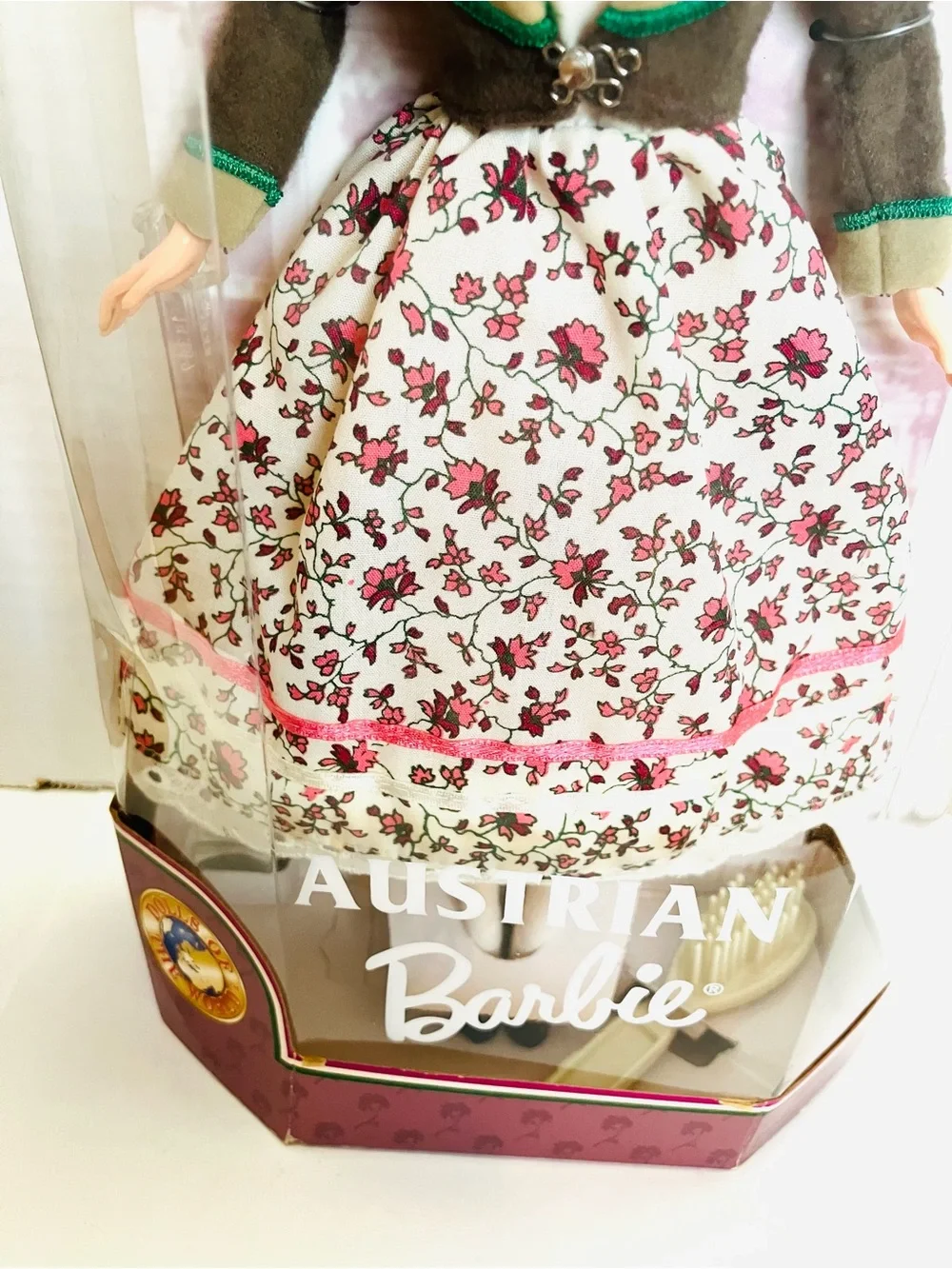 Barbie 1998 DOTW Austrian Barbie Fashion Doll New Minor Box Damage #21553